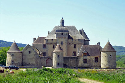 Le Théret Castle, Limousin (photo by Aubussonais - CC BY-SA 3.0)