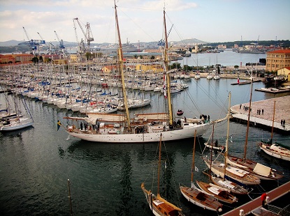 Toulon, Provence-Alpes-Côte d'Azur (photo by paul metallier from Pixabay)