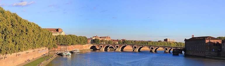 Pont Saint-Pierre, Toulouse, France (photo by PierreSelim - CC BY-SA 3.0)