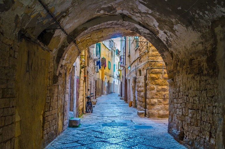 Old town of Trani (© Dudlajzov | Dreamstime.com)