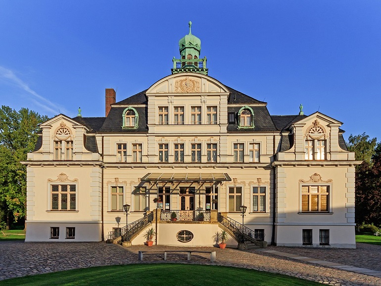Schloss Übigau (photo by A.Savin - CC BY-SA 3.0)