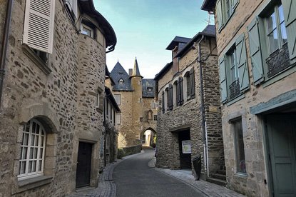 Uzerche, Limousin (photo by Yzergues - CC BY-SA 4.0)