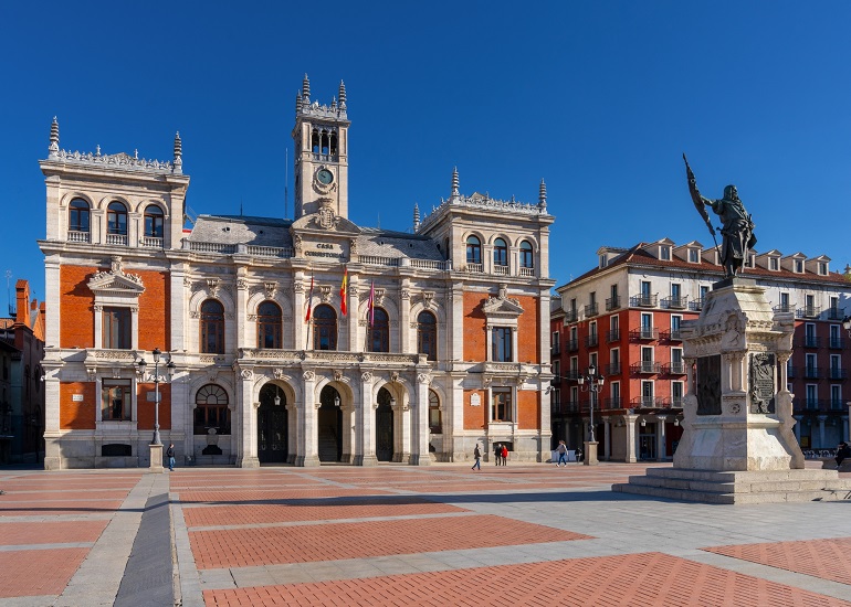 Town hall of Valladolid on the Plaza Mayor (© Makasanaphoto | Dreamstime.com)