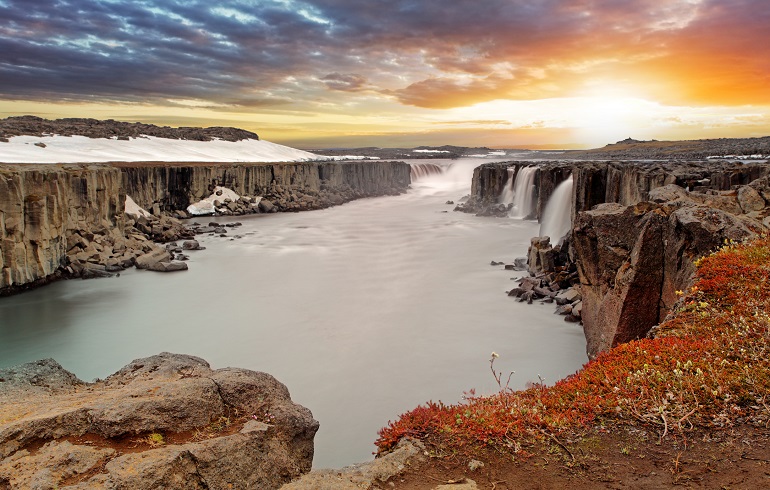 Selfoss waterfall in Vatnajökull National Park (© Tomas1111 | Dreamstime.com)
