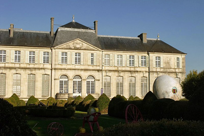 Episcopal Palace, Verdun (photo by Lorraine.Agostini - CC BY-SA 3.0)