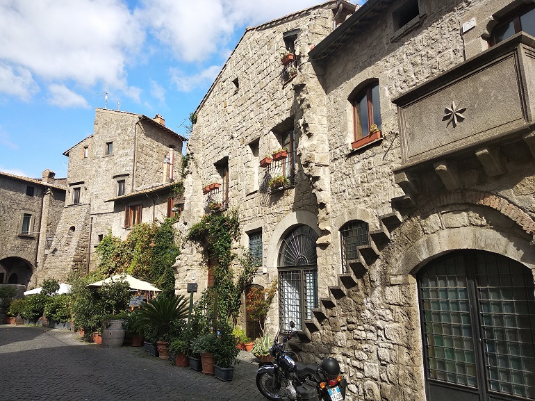 Medieval streets of Viterbo (&copy; Eupedia.com)