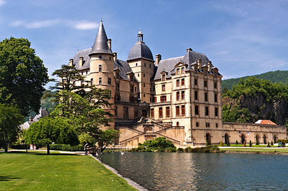 Vizille Castle, Isère (photo by Pierre Bona -  CC BY-SA 3.0)