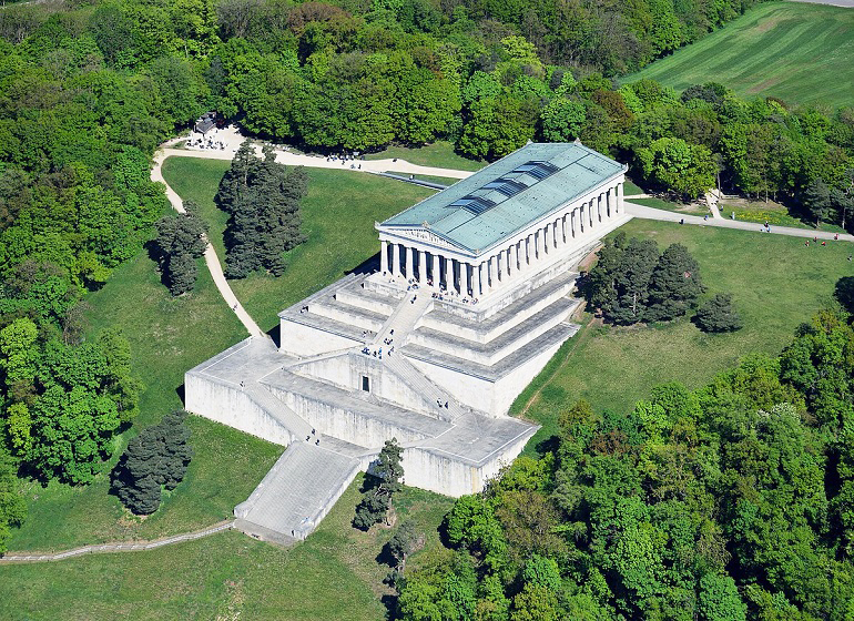 The Walhalla memorial (photo by Carsten Steger - CC BY-SA 4.0)