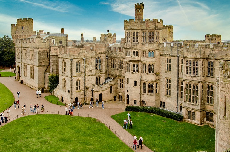 Warwick Castle (© Maurie Hill | Dreamstime.com) Warwick Castle (© Maurie Hill | Dreamstime.com)