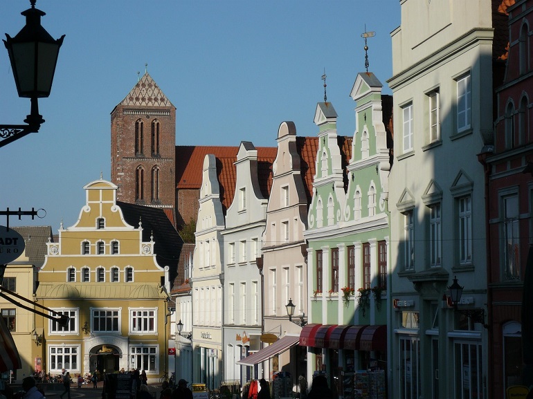 Old Town and St Nicholas’ Church, Wismar (photo by rikkerst from Pixabay)
