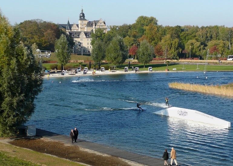 Allerpark and Allesee, Wolfsburg (photo by Axel Hindemith - CC BY 3.0)