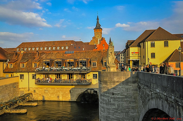 Old Main Bridge and Alte Mainmühle restaurant, Würzburg (photo by Heribert Pohl - CC BY-SA 2.0)