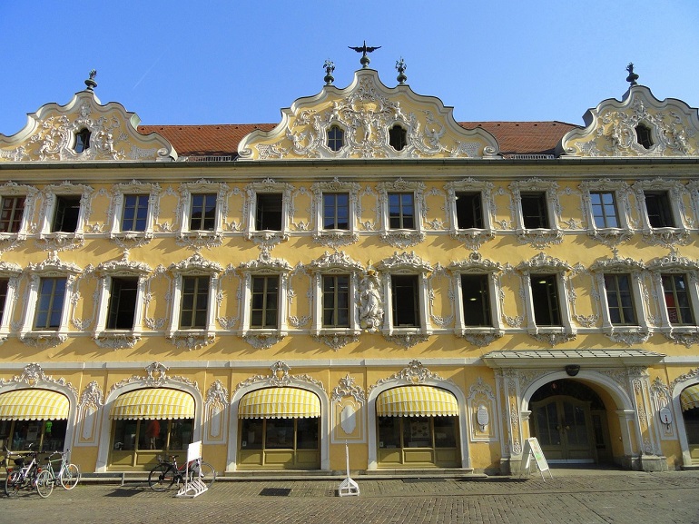 Falkenhaus on the Market Square, Würzburg (photo from Pixabay)