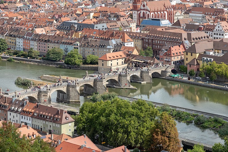 Old Main Bridge, Würzburg (photo by Dietmar Rabich - CC BY-SA 4.0)