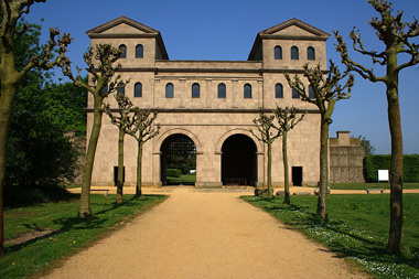 The reconstructed Burginatiumtor (Burginatiumgate) in the archaeological park in Xanten (photo by Andy1982 - CC BY-SA 3.0 Unported license)