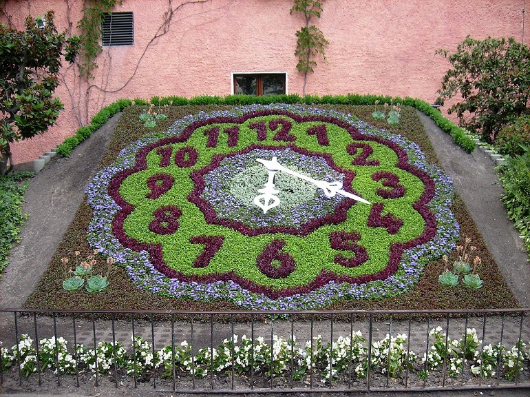 Flower Clock, Zittau (photo by Jwaller - CC BY-SA 3.0)