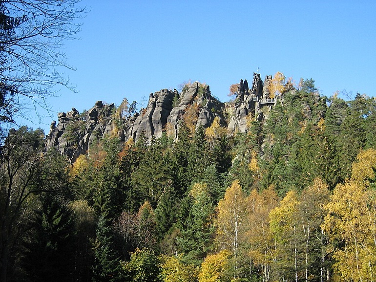 Nonnenfelsen Rocks near the village Jonsdorf, Zittau Mountains Nature Park (photo by Alma - CC BY-SA 3.0)