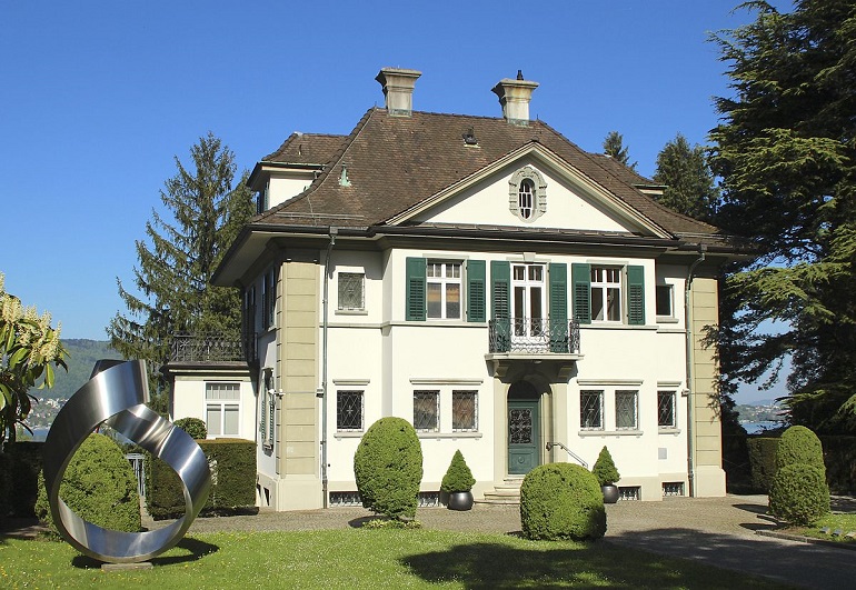Villa Severini, housing the Stiftung für Eisenplastik, Zürich (photo by Adrian Michael - CC BY-SA 3.0)