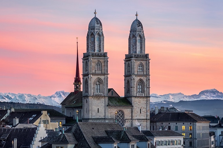 Grossmünster, Zurich (photo by Photones - CC BY-SA 4.0)