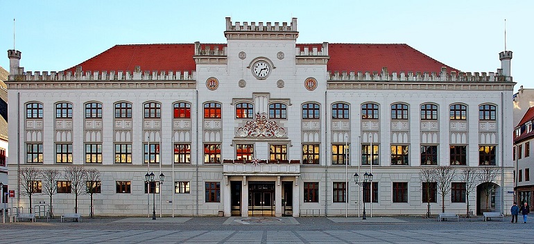 Town Hall of Zwickau (photo by André Karwath aka Aka - CC BY-SA 2.5)