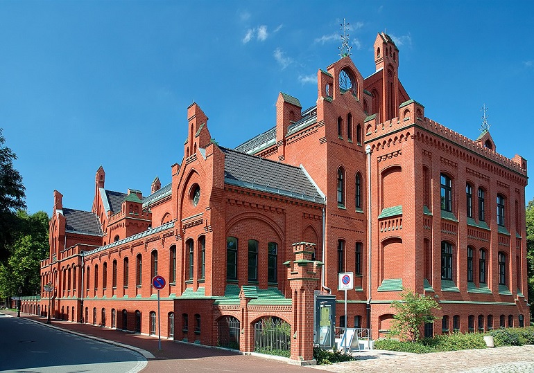  Johannisbad, Zwickau (photo by André Karwath aka Aka - CC BY-SA 2.5)